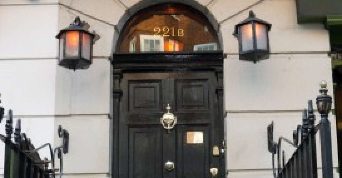London: Sherlock Holmes Tour by Black Cab - Scotland Yard, bobbies, and Victorian alley atmosphere