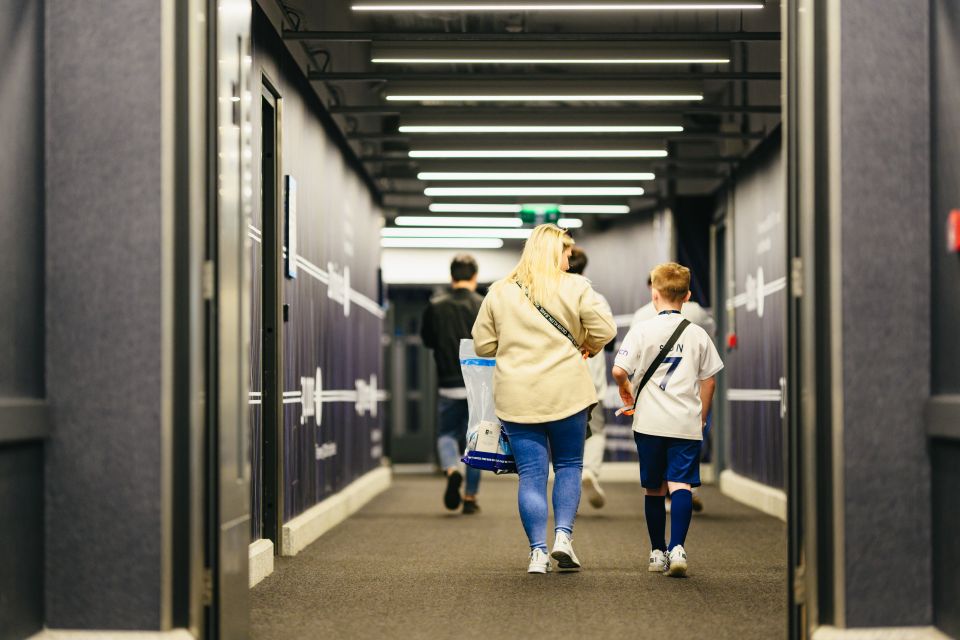 London: Tottenham Hotspur Stadium Tour - Multimedia device self-guiding: freedom without feeling lost