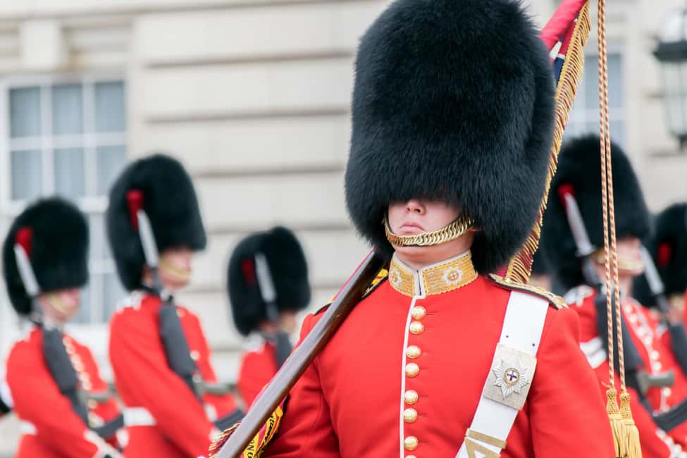 London: Tower of London & Changing of the Guard Experience - Tower of London, Thames, and the Guard: the simple logic