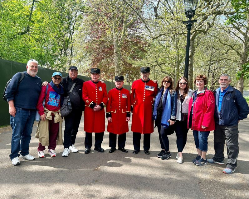 London’s Royal Family and Changing of the Guard Tour - St James’s Park: Swans, Pelicans, and a Perfect Breather Between Royal Stops