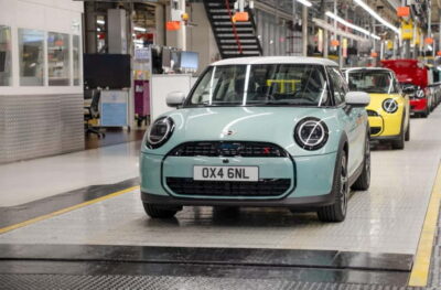 Oxford: MINI Factory Tour – Go Behind the Scenes - The production line you can actually follow: from Body-in-White to assembly