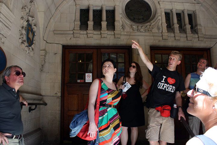 Oxford University: Guided Small Group Walking Tour - The storytelling style: humor that makes Oxford stick