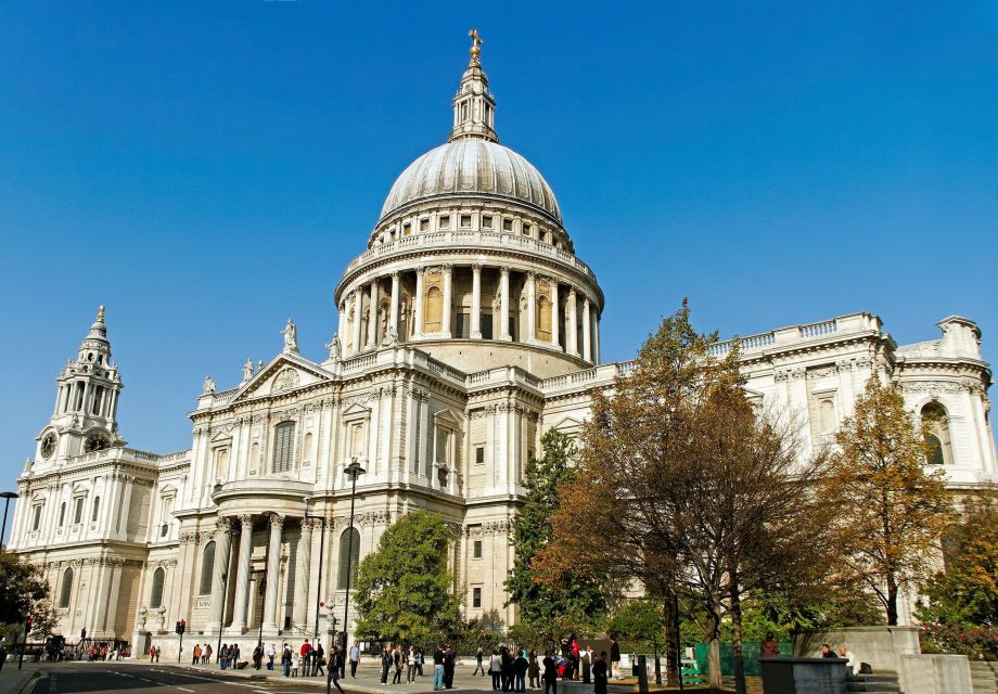 Royal London Tour incl Buckingham Palace & Changing of Guard - Where the Day Starts: Victoria Area, Early Check-In, Clear Plan