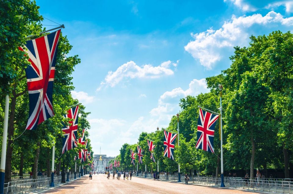 Royal London Tour incl Buckingham Palace & Changing of Guard - Horse Guards Parade as a Backup Plan