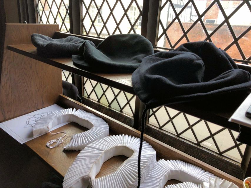 Shakespeare's Schoolroom and Guildhall Entrance Tickets - How guides shape the experience (and why it matters)